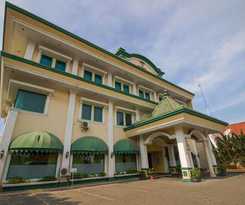 Hotel Reddoorz Plus Near Alun Alun Kejaksan Cirebon