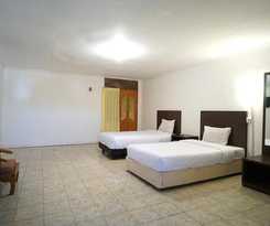 Hotel Capital O 2885 Hemra