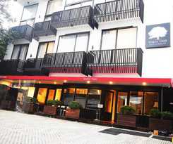 Hotel White Tree Residence