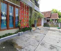 Reddoorz Plus Near Hartono Mall
