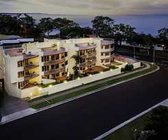 Hotel Alexander Beachfront Apartments