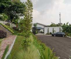 RedDoorz Plus near Exit Toll Puncak 2