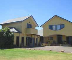 Tranquil Vale Vineyard and Cottages