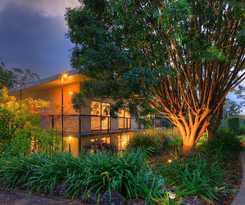 Hotel Mapleton Falls Accommodation