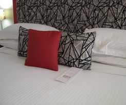 Avaleen Lodge Motor Inn