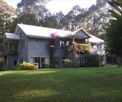 Lakeshore Lodge