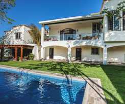 Villas Parota Inn