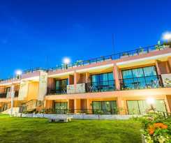 Hotel On Hilltop