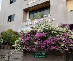 Lee Place