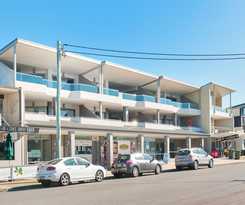 Hotel Footprints at Fingal Bay