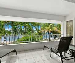 Beachfront Apt In Alamanda Beachfront Resort 25