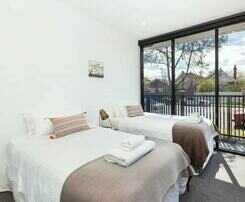 Executive 3 Br Caulfield North