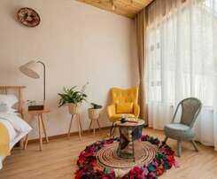 Dali Orchard Suites