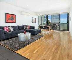 Executive Apartment With Bay Views