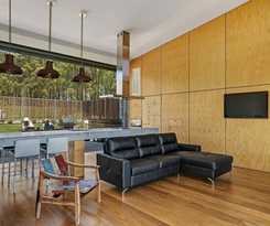 The Longhouse - Suite 2