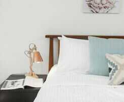 The Jetty Beach Apartment By Ready Set Host
