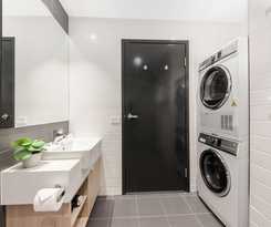 Hotel Quest Springfield Central