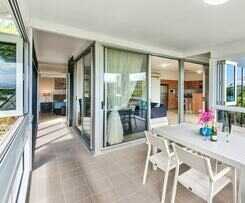 Oasis 1 Hamilton Island 2 Bedroom Apartment In Central Location With Golf Buggy