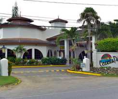 Hotel Cocolapalm Seaside Resort