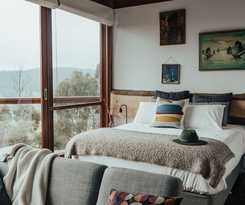 Kangaroo Ridge Retreat