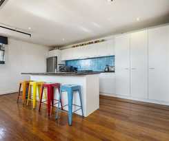 Staycentral - Fitzroy Converted Warehouse Penthouse