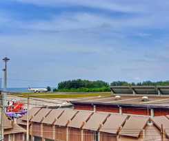 Hotel Louis' Runway View