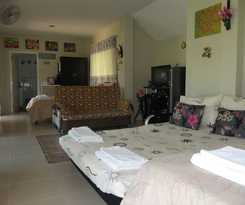 One D Homestay