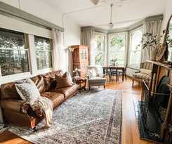 Hotel Woolrich Historic Garden Cottage