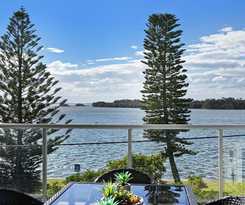 Hotel Lakeside Waterfront Apartment 18