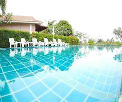 Phetnamneung Resort