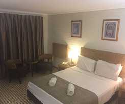 Motel Pine Tree