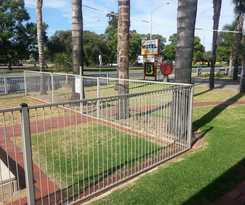 Motel Sunraysia and Holiday Apartments