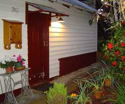 Stones Throw Cottage Bed and Breakfast