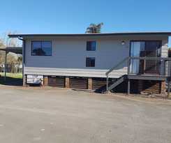 Motel Bentley Waterfront and Cottages