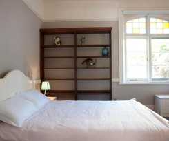 Lowena Cafe and Accommodation