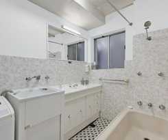 Hotel Dolphin Court 5