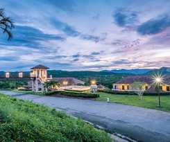 Hotel Leaves Valley Resort