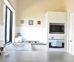 Comfortable 2 Bedroom With Serene Garden