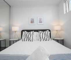 Wow Southport Apartment Near Light Rail Station