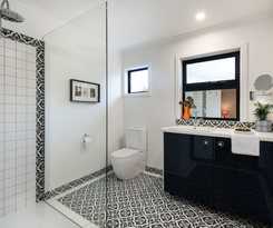 Hotel Trathen on Granville