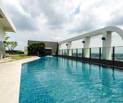 Highrise Cityview Aspire Condo Gym Pool