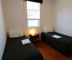 Glenelg Holiday Apartments-ellis
