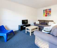 Dawn, 2bdr Carlton Apartment