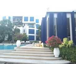 The Che Pool Access Beachfront Condo By Away