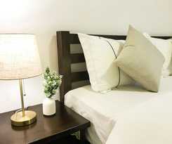 Hotel Fenghuang Hemu House