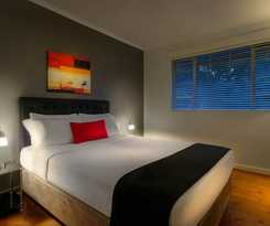 Crest On Barkly Serviced Apartments