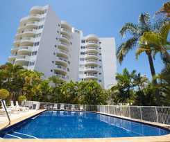 Hotel Surf Parade Resort