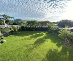 Hotel Summer Moonlight Vacation House