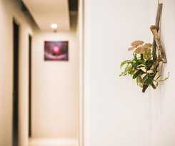 Hotel Tiin Tinn - Rivershore Bandb