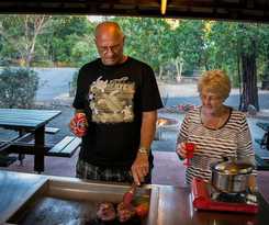 Hotel Capricorn Caves - Caravan Park